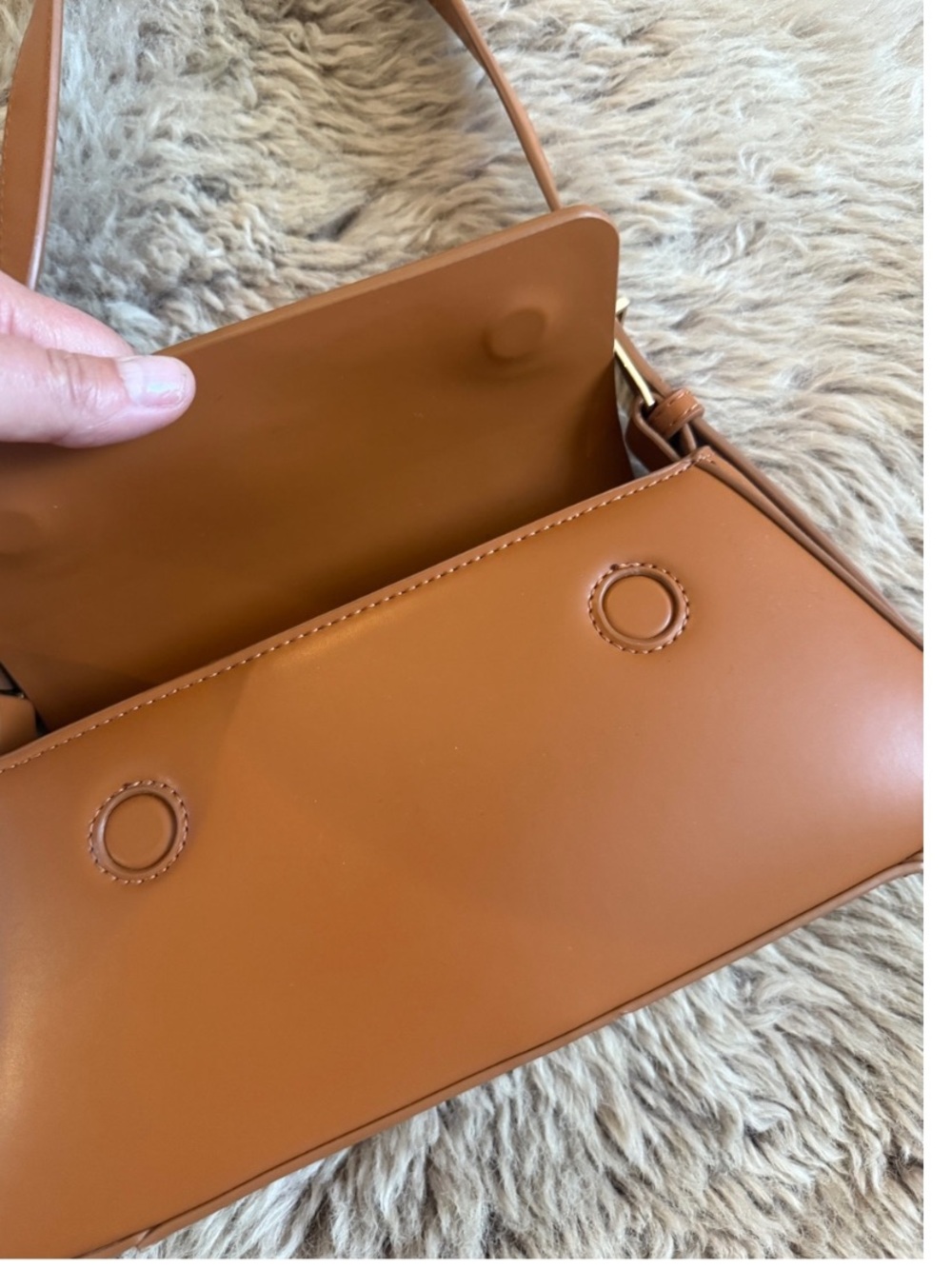 ZARA Classic Tan Leather Shoulder Bag - Sleek Everyday Tote, excellant condition - Picture 3 of 4
